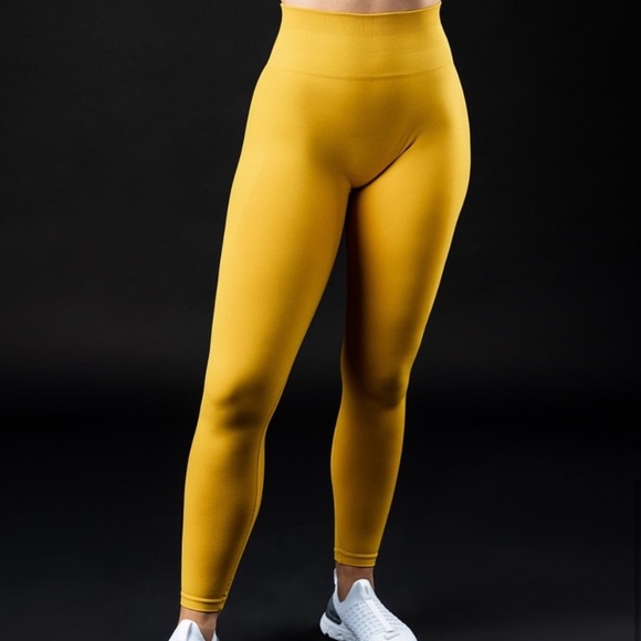 NWT LEGGING + TOP Alphalete Amplify - Picture 6 of 12